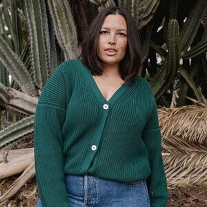 Tradlands Shelter cardigan in deep green